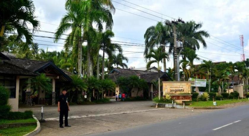 Augusta Sukabumi Hotel Exterior foto