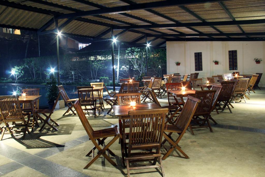 Augusta Sukabumi Hotel Exterior foto